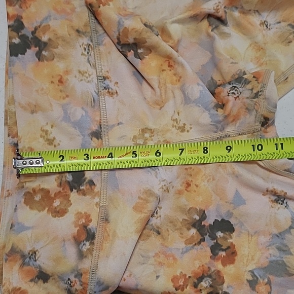Savvi Colorful Floral Leggings size Large - Picture 7 of 7